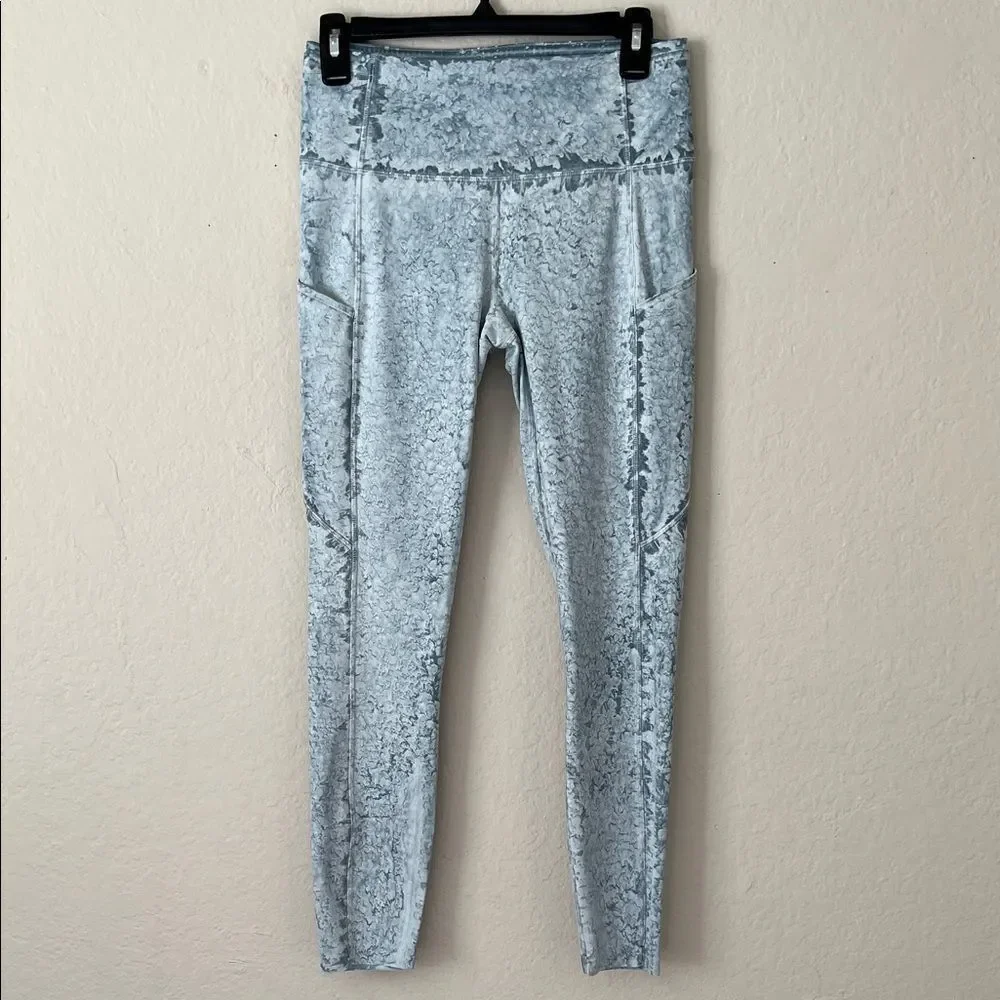 Like New!  Lululemon Wunder Train High Rise Crop 23